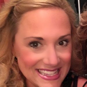 Meet your Posher, Angie